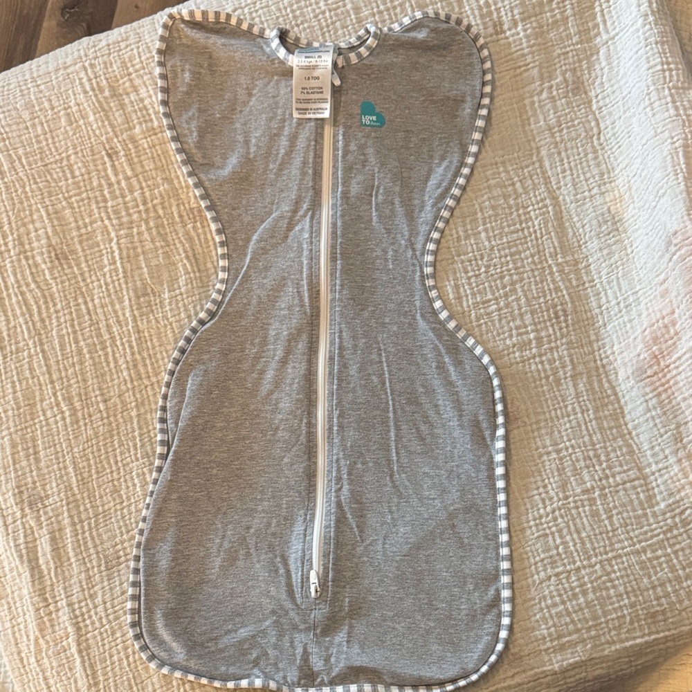Gray Love to Dream Swaddle with Zipper